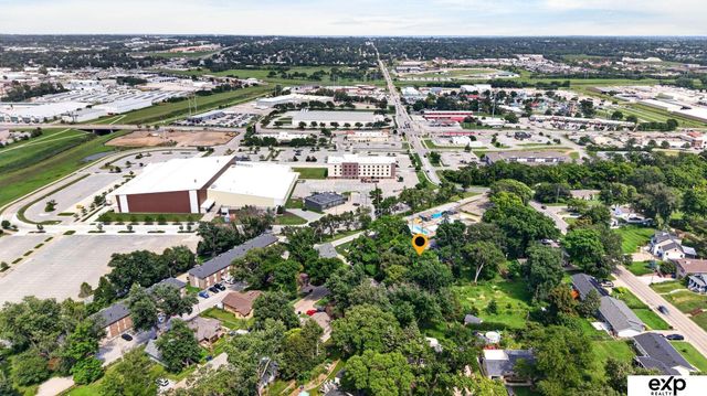 47 Country Club Road, Omaha, NE 68127