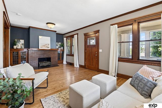 47 Country Club Road, Omaha, NE 68127