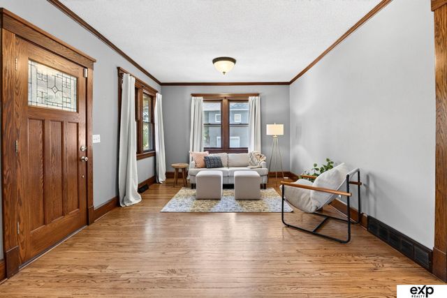 47 Country Club Road, Omaha, NE 68127