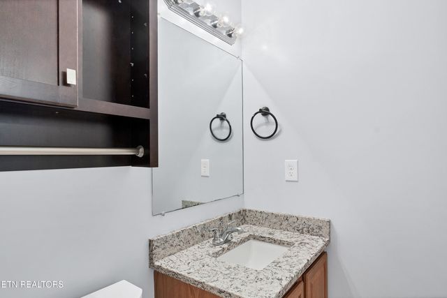 218 Twin Ridges Drive, Maryville, TN 37804