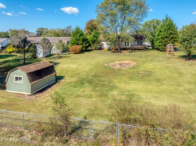 218 Twin Ridges Drive, Maryville, TN 37804