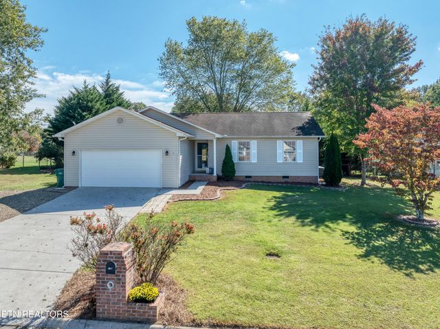 218 Twin Ridges Drive, Maryville, TN 37804