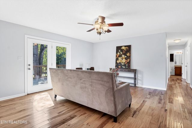 218 Twin Ridges Drive, Maryville, TN 37804