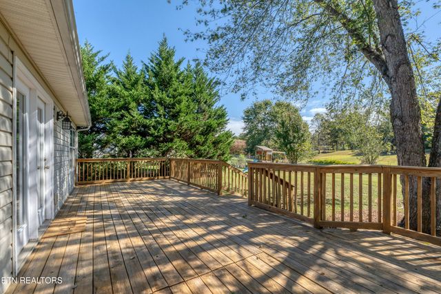 218 Twin Ridges Drive, Maryville, TN 37804