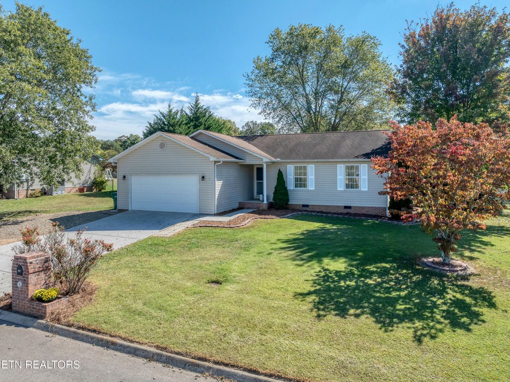 218 Twin Ridges Drive, Maryville, TN 37804