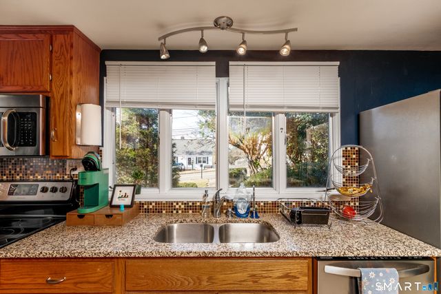 357 Long Hill Road, Wallingford, CT 06492