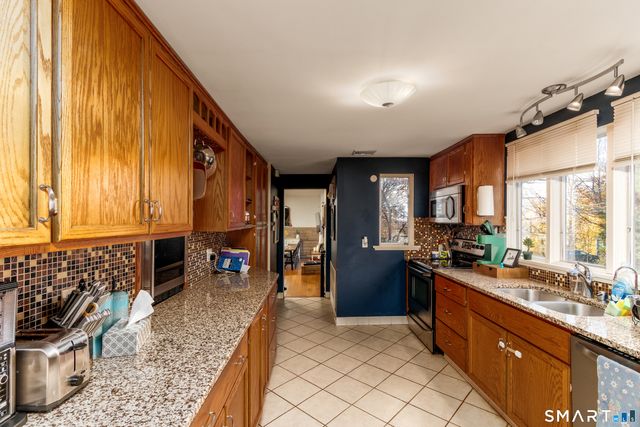 357 Long Hill Road, Wallingford, CT 06492