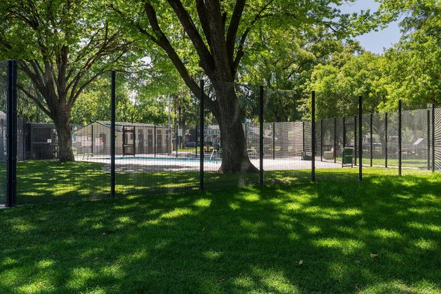 122 MAGNOLIA Ave, Modesto, CA 95354