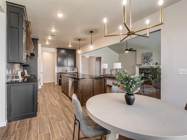 4900 Vine Cliff Road, Mustang, OK 73064