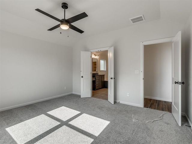 4900 Vine Cliff Road, Mustang, OK 73064