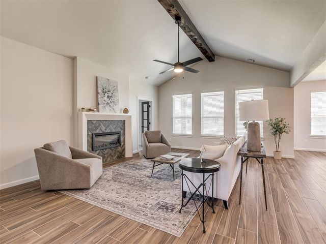4900 Vine Cliff Road, Mustang, OK 73064