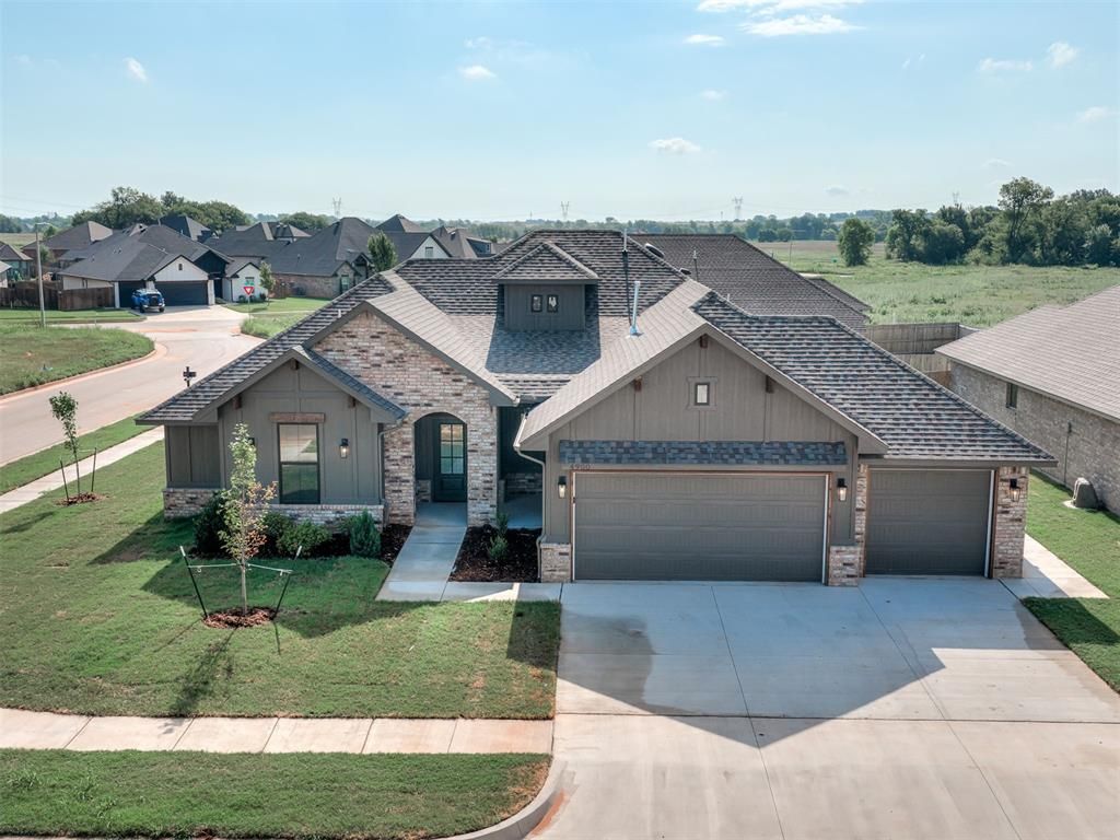 4900 Vine Cliff Road, Mustang, OK 73064