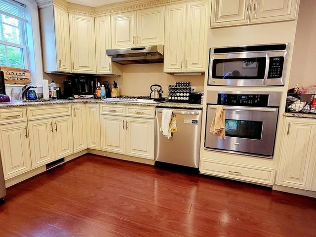 614 E Fifth, Boston, MA 02127