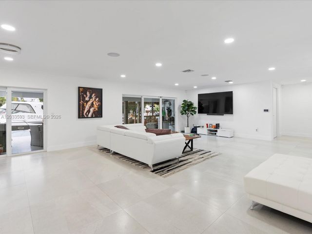 3325 NE 167th Street 3325, North Miami Beach, FL 33160