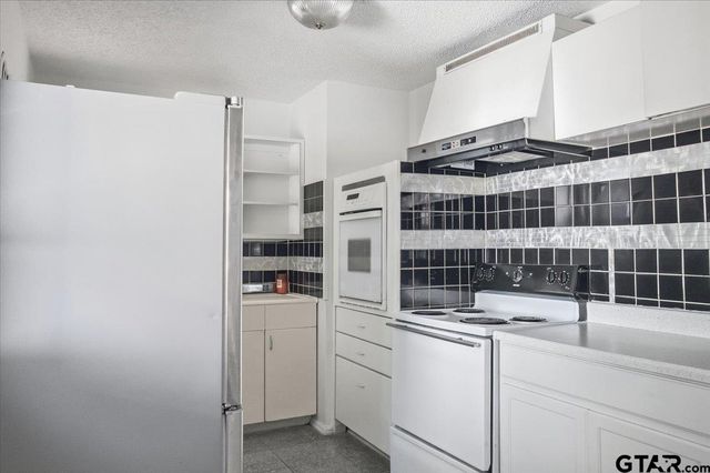 1835 Melba Dr, Tyler, TX 75701