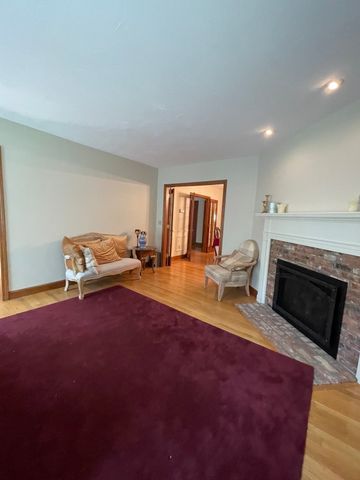 10 Crowningshield Drive, Paxton, MA 01612