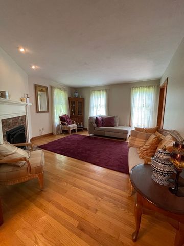 10 Crowningshield Drive, Paxton, MA 01612