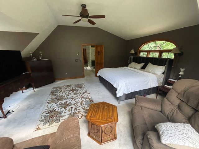 10 Crowningshield Drive, Paxton, MA 01612