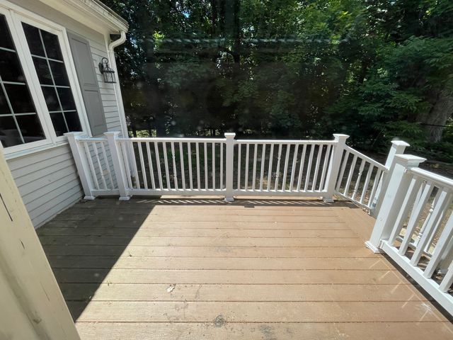 10 Crowningshield Drive, Paxton, MA 01612