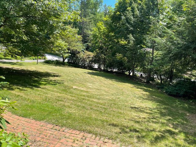 10 Crowningshield Drive, Paxton, MA 01612