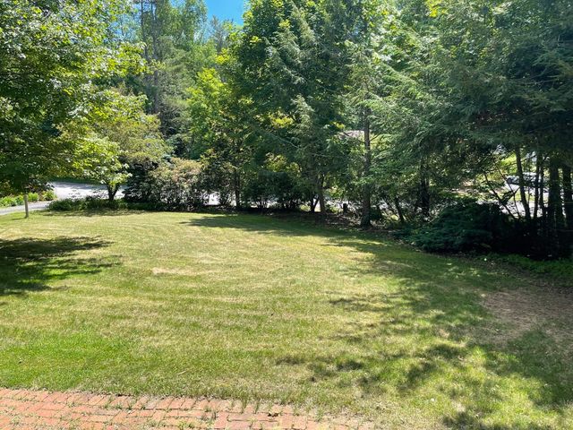 10 Crowningshield Drive, Paxton, MA 01612