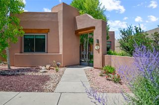 37 Sobradora, Santa Fe, NM 87508