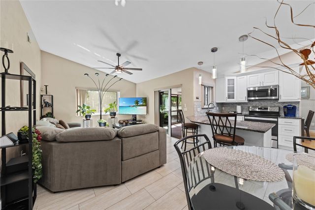 283 CHESTNUT AVENUE, Orange City, FL 32763