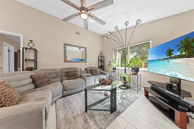 283 CHESTNUT AVENUE, Orange City, FL 32763