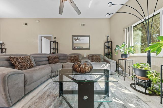 283 CHESTNUT AVENUE, Orange City, FL 32763