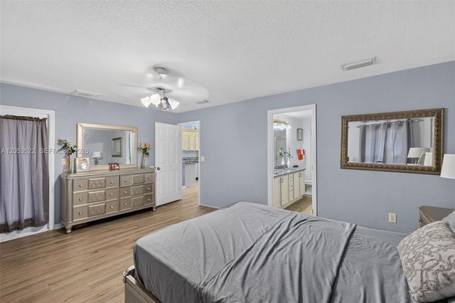 1020 NW 14th St, Cape Coral, FL 33993