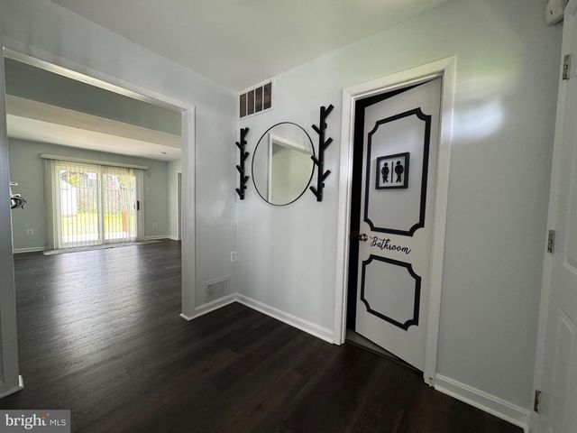 1717 FALLSWAY DR, Crofton, MD 21114