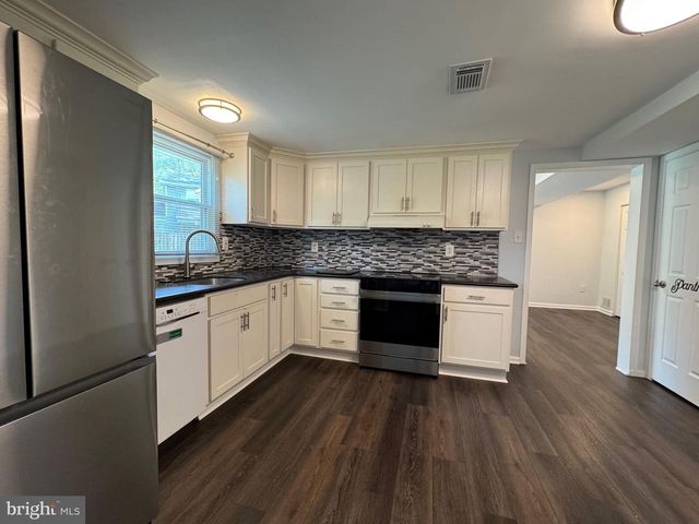 1717 FALLSWAY DR, Crofton, MD 21114