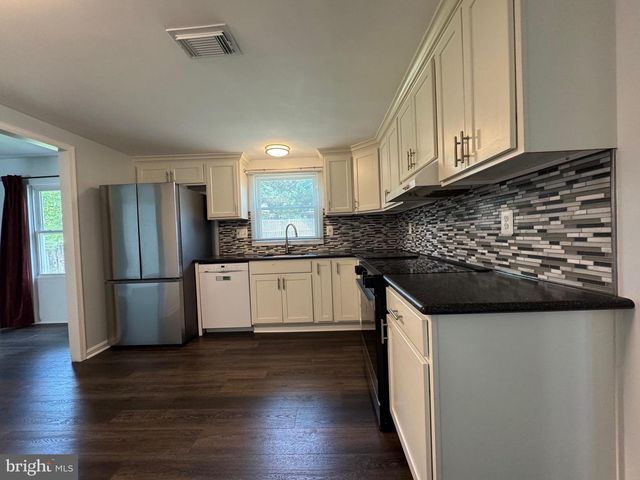 1717 FALLSWAY DR, Crofton, MD 21114