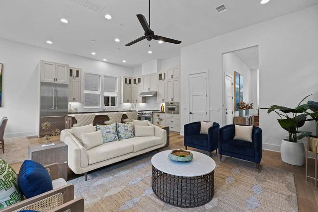 1719 Spyglass DR 17, Austin, TX 78746
