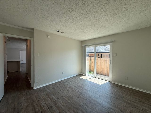 9016 Greenmound Avenue, Dallas, TX 75227