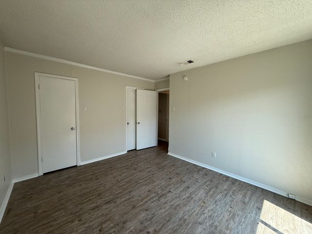 9016 Greenmound Avenue, Dallas, TX 75227