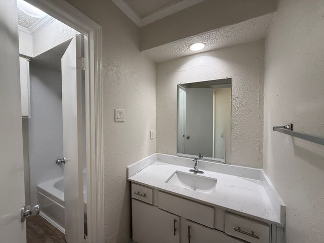 9016 Greenmound Avenue, Dallas, TX 75227