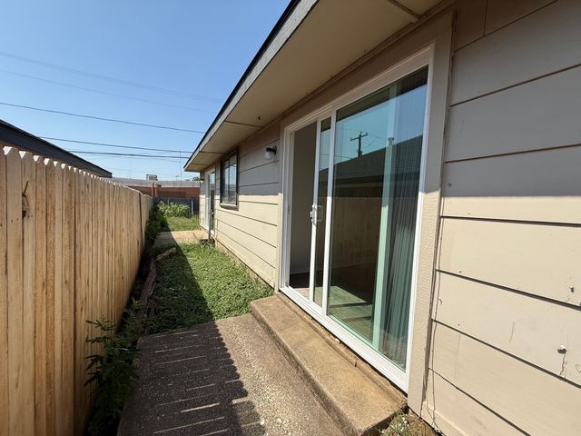 9016 Greenmound Avenue, Dallas, TX 75227