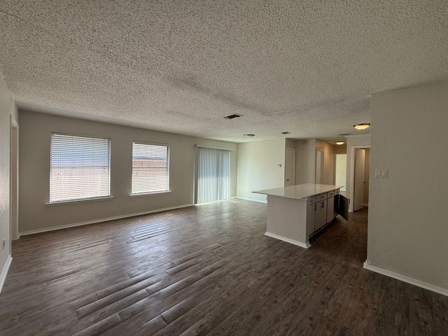 9016 Greenmound Avenue, Dallas, TX 75227