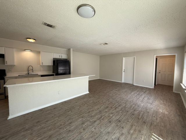 9016 Greenmound Avenue, Dallas, TX 75227