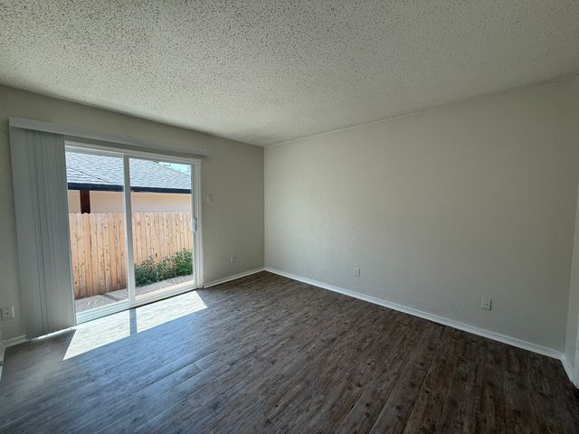 9016 Greenmound Avenue, Dallas, TX 75227