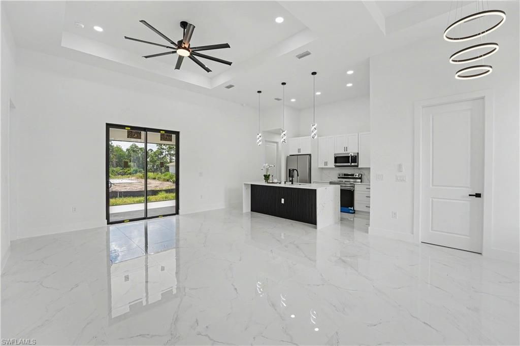 918 Hooper AVE, LEHIGH ACRES, FL 33974 — exterior