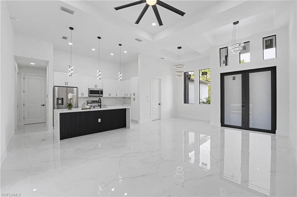918 Hooper AVE, LEHIGH ACRES, FL 33974 — photo 2