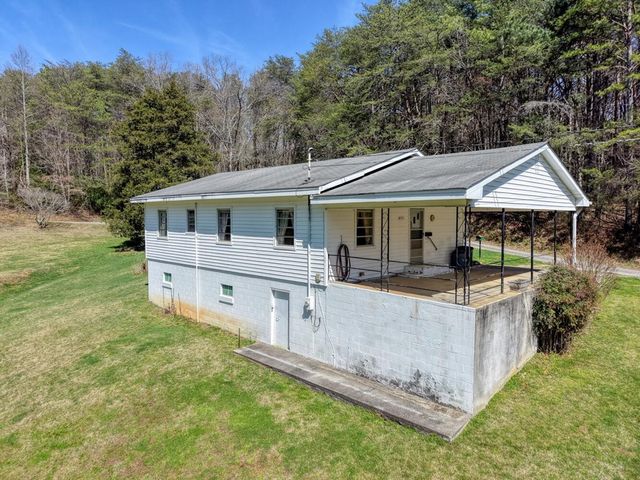 222 Vellenorth Road, Blue Ridge, GA 30513