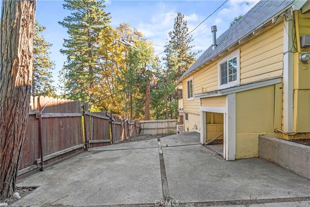 784 Sierra Vista, Twin Peaks, CA 92391