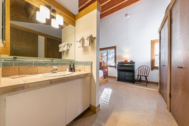 5096 Gold Bend, Truckee, CA 96161