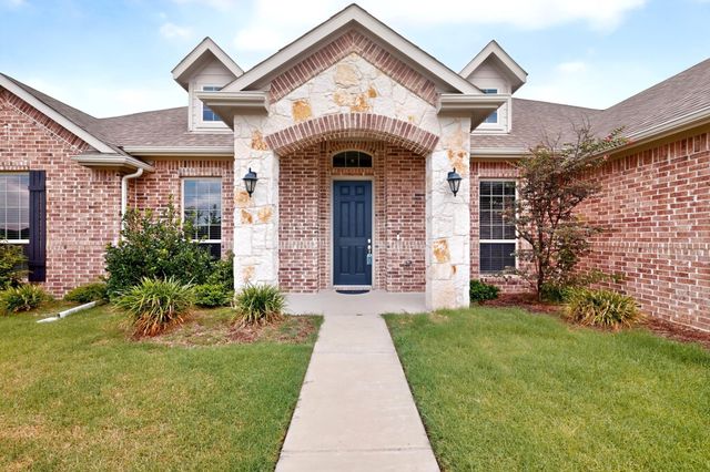 690 Serenity Lane, Red Oak, TX 75154