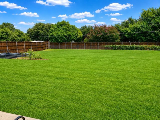 690 Serenity Lane, Red Oak, TX 75154