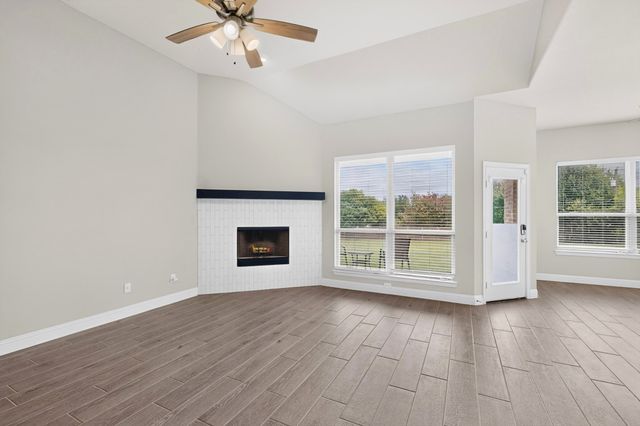 690 Serenity Lane, Red Oak, TX 75154