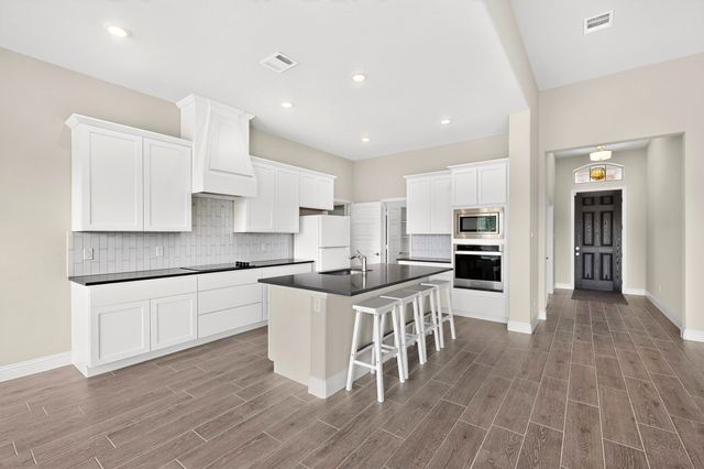 690 Serenity Lane, Red Oak, TX 75154